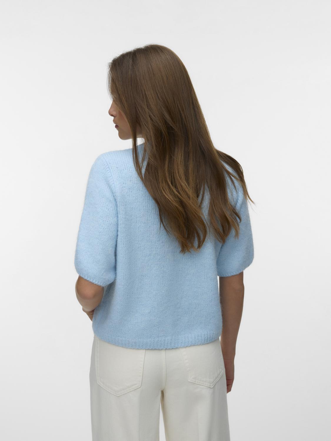 model_shot-back